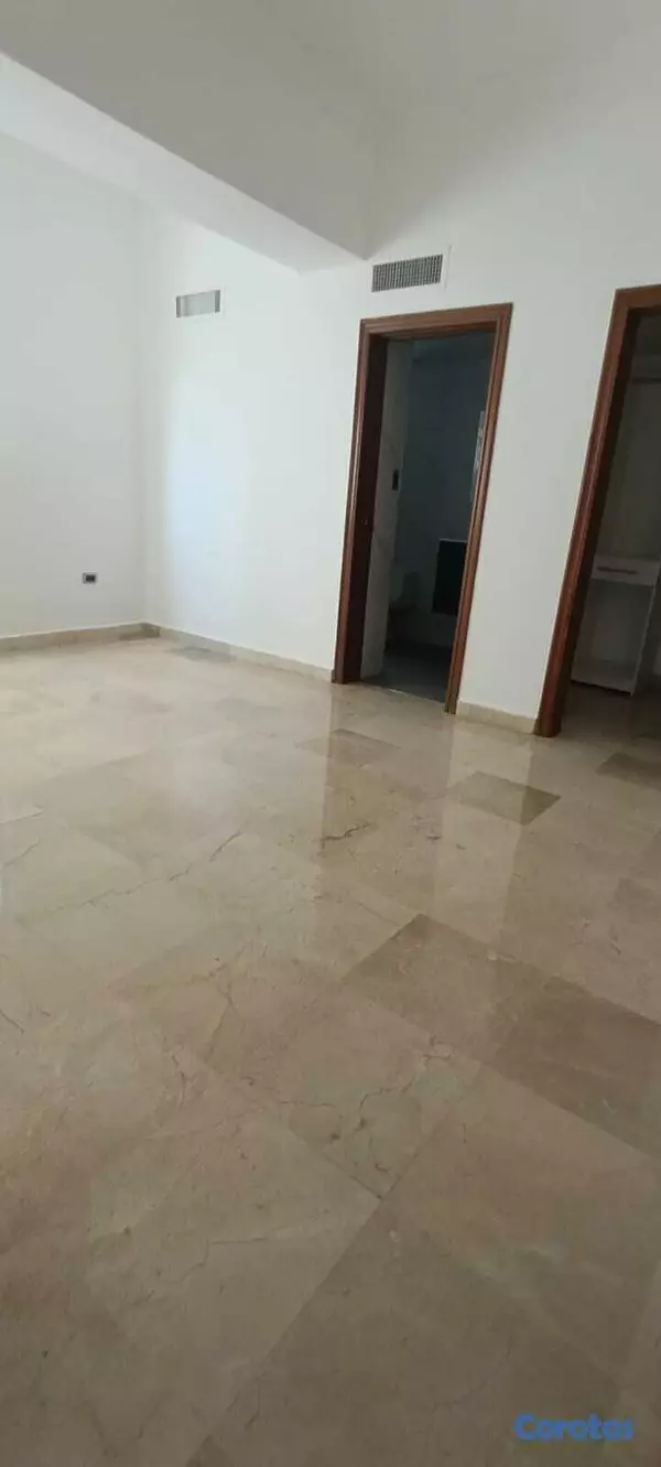 apartamentos - Se alquila Renacimiento 250 mts impecable apartamento distribución  y ubicación 8