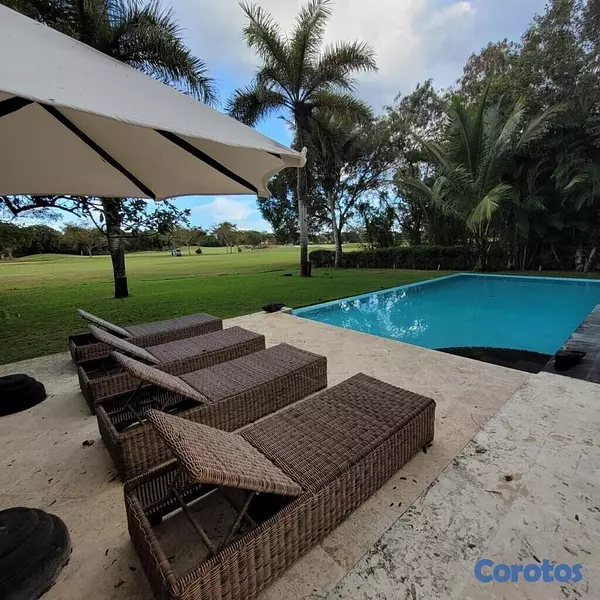 casas vacacionales y villas - Vendo hermosa y acogedora villa con vista al campo de golf con 10