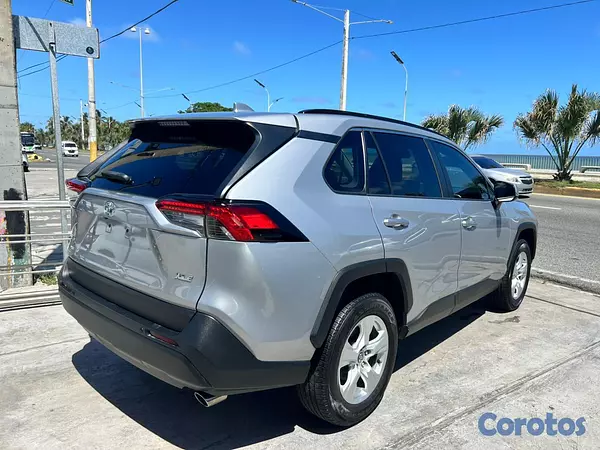 jeepetas y camionetas - Toyota Rav4 XLE 2020 9