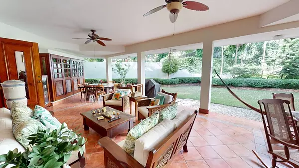 casas - Se vende casa en Cuesta Hermosa Il 
U$S495,000

Descripción
Casa de 
3 Habitacio 2