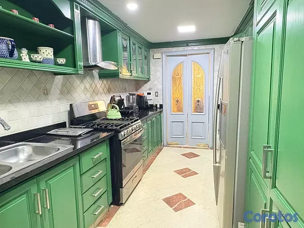 apartamentos - vendo piso 9 bella vista sur tres habitaciones. con baño dos parqueo family roo
 9