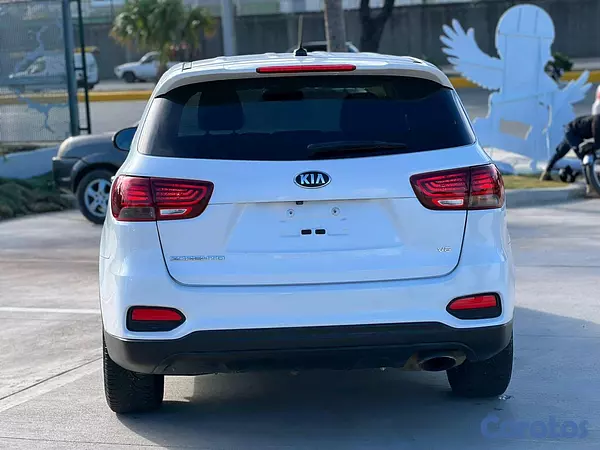 jeepetas y camionetas - Kia Sorento LX 2020 3