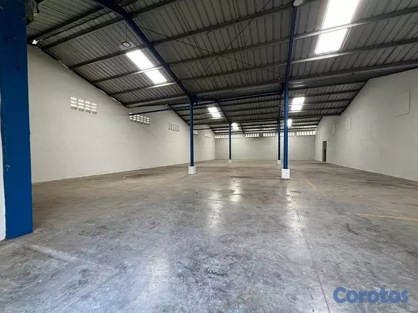 oficinas y locales comerciales - Local Comercial en Santo Domingo Este Zona comerci 3