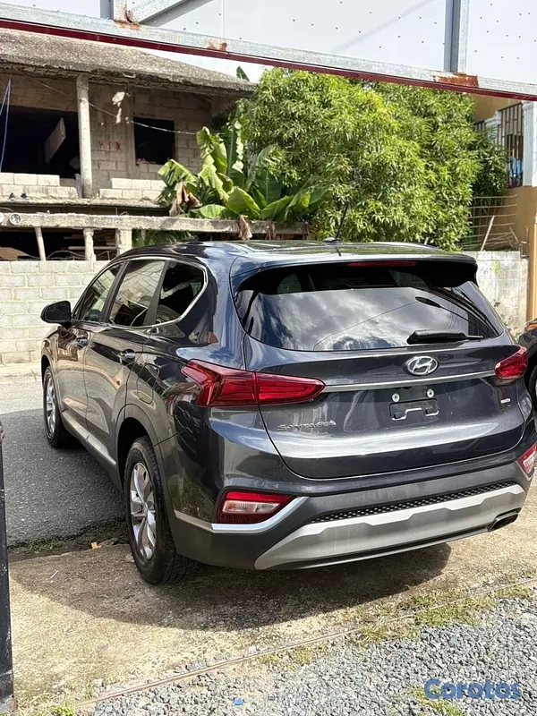 jeepetas y camionetas - Hyundai Santa Fe SE 2020 5