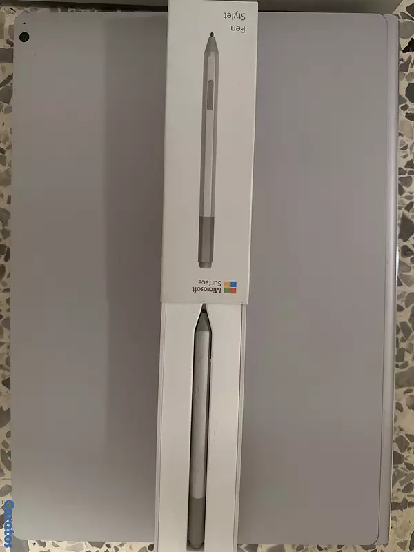 computadoras y laptops - Laptop Microsoft surface book 2 15” incluye Pen $39,000  3