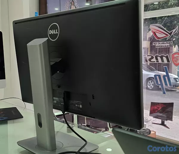 computadoras y laptops - Monitor Dell 24 Pulg full 1080p hdmi  Pantalla giratoria usb  4