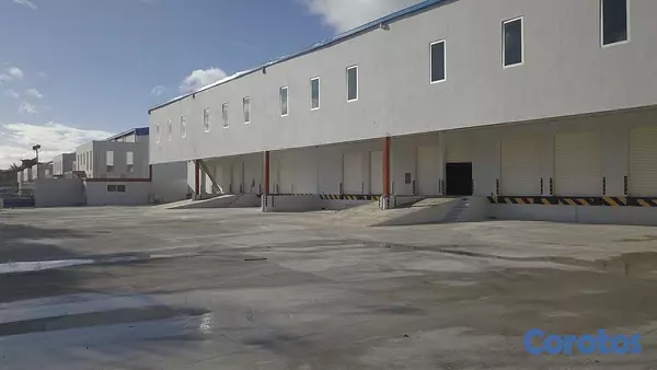 oficinas y locales comerciales - Gran nave Industrial Autopista Duarte cerca de la  2