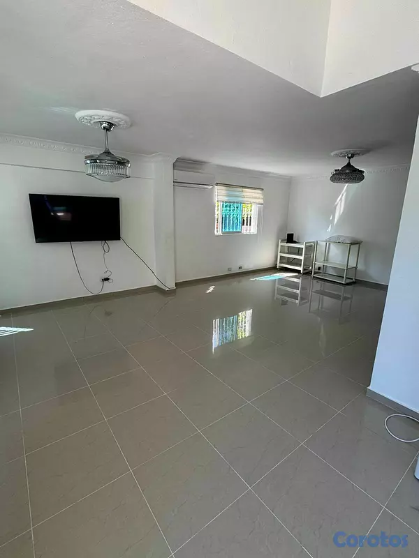 casas - Se alquila vivienda 2do nivel completo- El portal  4