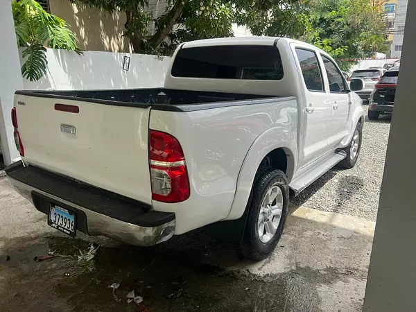 jeepetas y camionetas - toyota hilux  5
