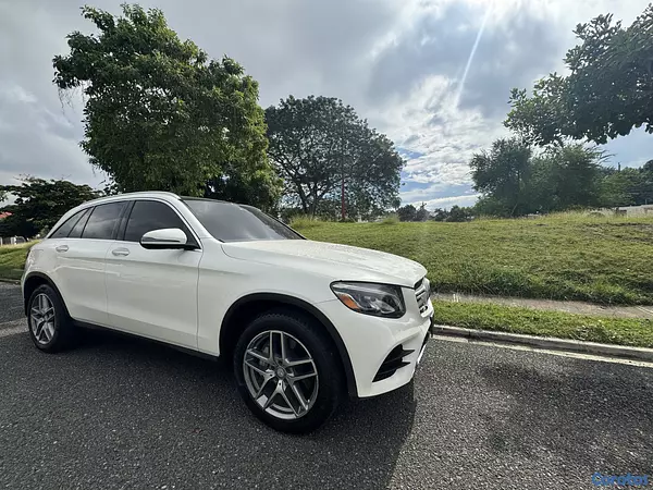 jeepetas y camionetas - Mercedes Benz GLC-300 2017 AMG, Unico Dueño en RD. 9