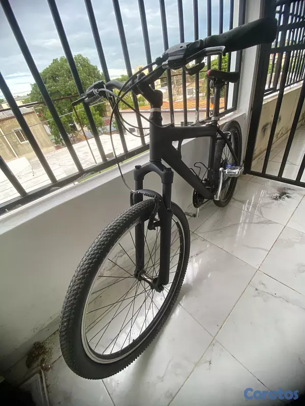 bicicletas y accesorios - Vendo bicicletas negra máster  4