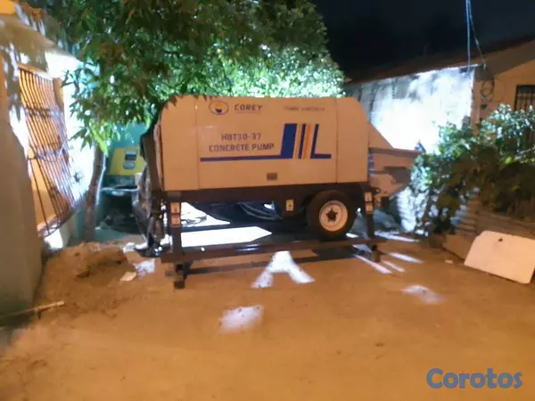 equipos profesionales - Ligadora de concreto con su bomba  3