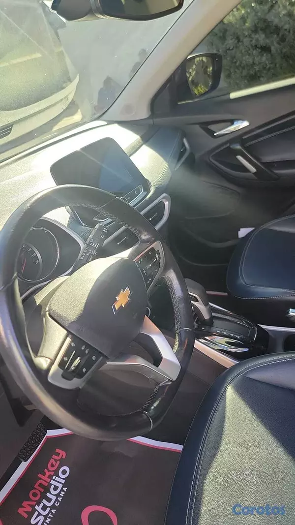 jeepetas y camionetas - Almost brand new Chevrolet tracker Premier 2023 fr 11