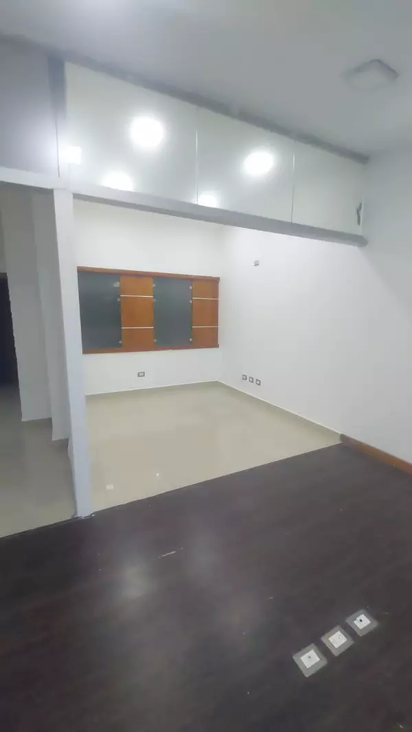 oficinas y locales comerciales - Alquilo Local 2do piso para oficina en Serralles  6