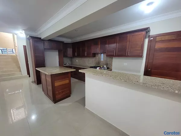 casas - venta de casa en la autopista de san Isidro prado oriental con 341mts de 4hab 8