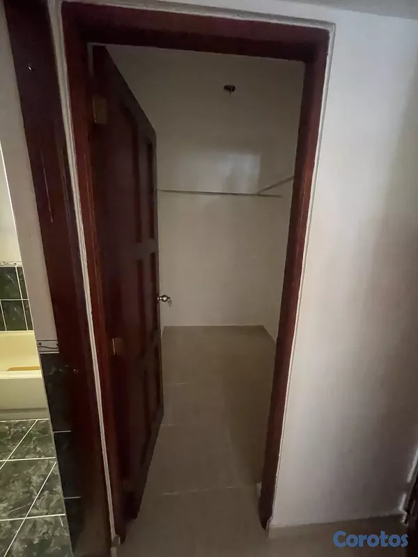 apartamentos - Urb Mirador Sur 
próximo avenida anacona y Rómulo bethancourt  12