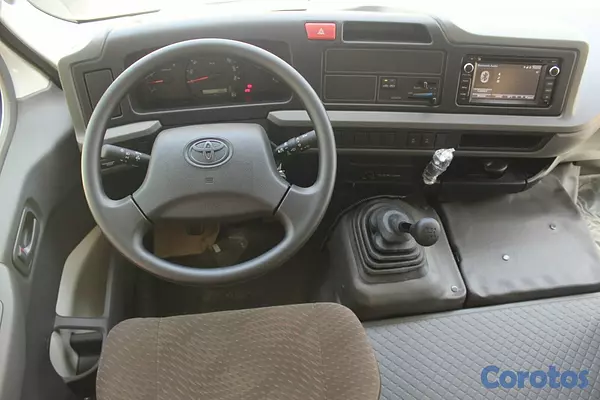 camiones y vehiculos pesados - Toyota Coaster 2026 4