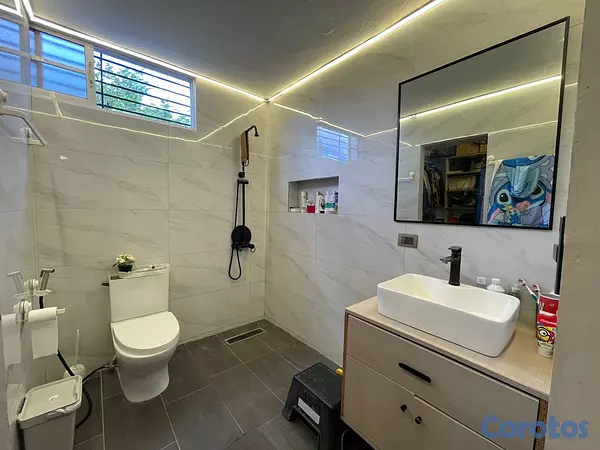 casas - Se vendé casa totalmente remodelanda en quisqueya 16