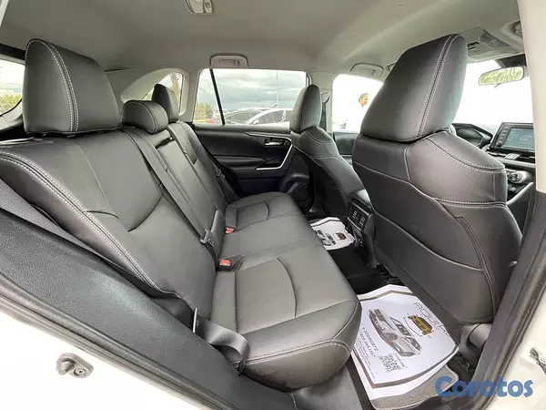 jeepetas y camionetas - Toyota RAV4 XLE 2020 7