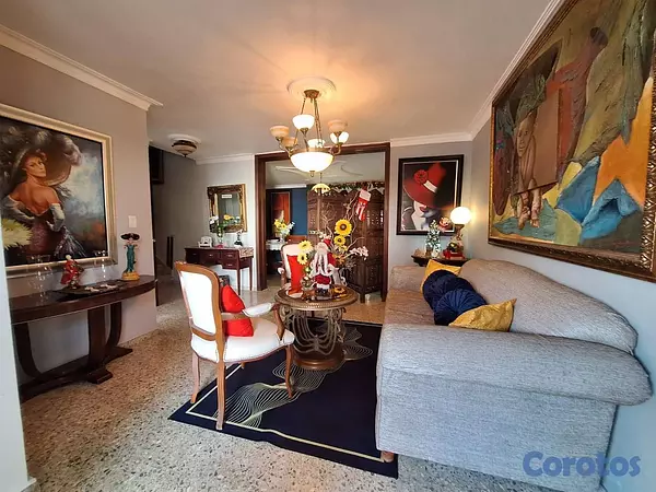 casas - Casa de 5 habitaciones 8 baños en venta en Colinas 13