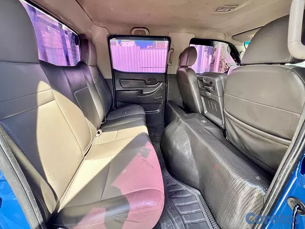 camiones y vehiculos pesados - HYUNDAI PORTE II DOBLE CABINA 4WD 9