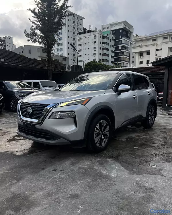 jeepetas y camionetas - Nissan Rogue SV 2022 3