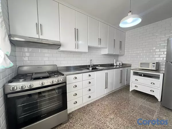 apartamentos - Alquiler amueblado de amplio apartamento clásico en La Esperilla 6