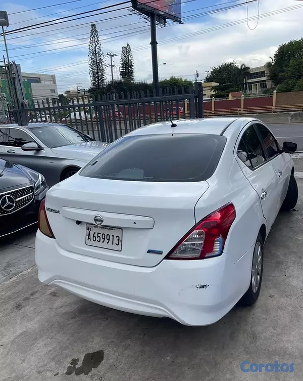 carros - NISSAN VERSA 2016 2