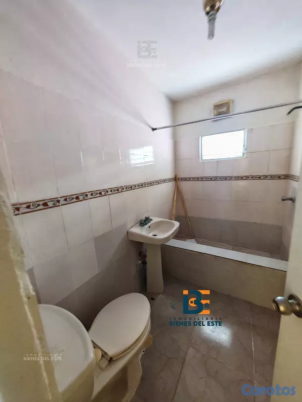 casas - Se Vende Casa de Tres Habitaciones en el Juan Pabl 6