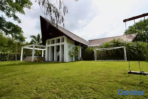 casas vacacionales y villas - Ubicado dentro de las Instalaciones del Campo de Golf Guavaberry.  2