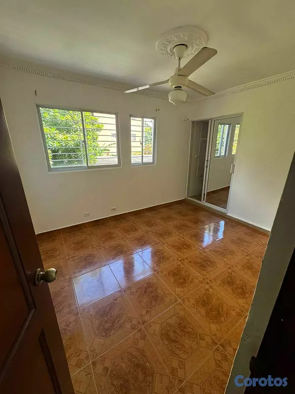 casas - Se alquila vivienda 2do nivel completo- El portal  6