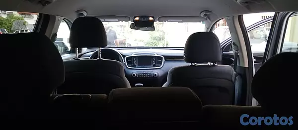 jeepetas y camionetas - Kia Sorento LX año 2020 5