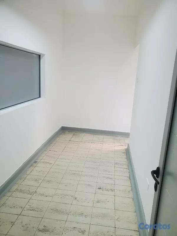 oficinas y locales comerciales - Alquiler Amplio Local Comercial Ubicado en Gazcue, Santo Domingo 7