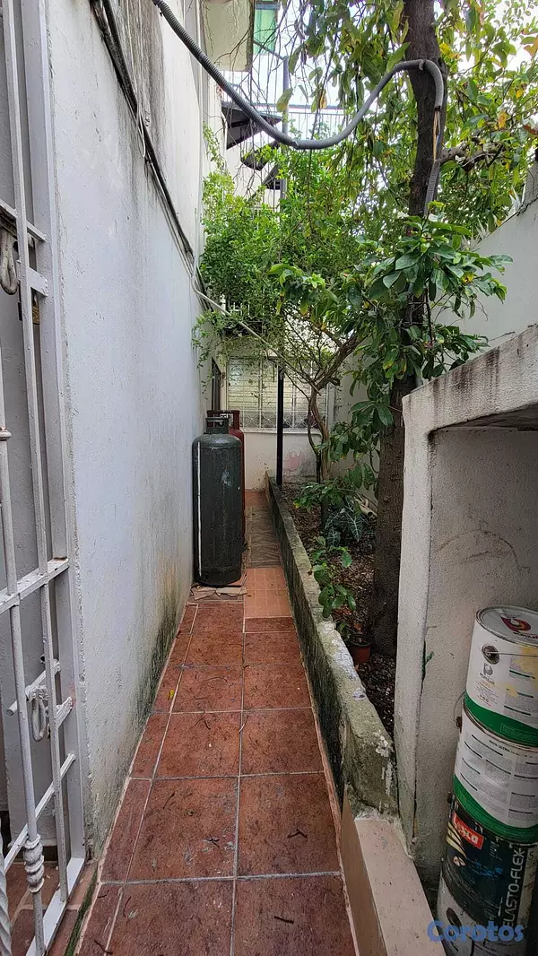 casas - VENDO CASA ZONA RECIDENCIAL Y TRANQUILA POCO METROS DEL MIRADOR SUR- EL PORTÁL  7