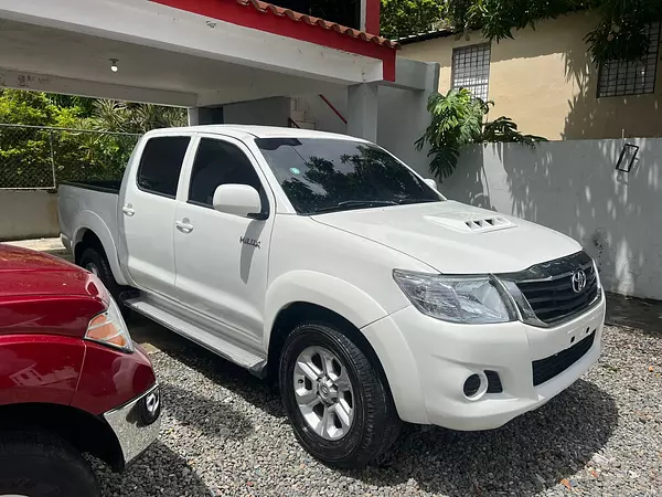 jeepetas y camionetas - toyota hilux  7