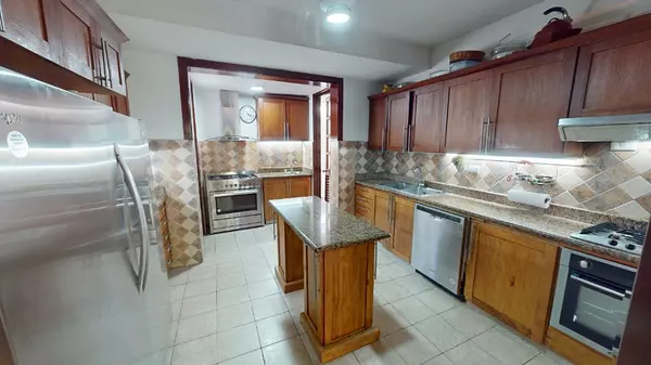 casas - Se vende casa en Cuesta Hermosa Il 
U$S495,000

Descripción
Casa de 
3 Habitacio 5