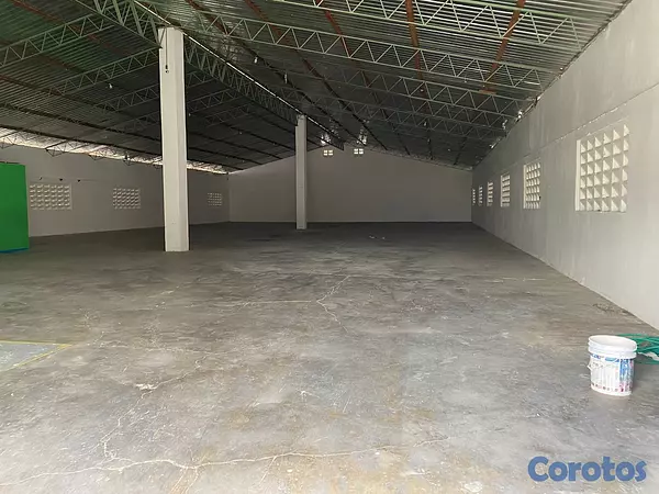 otros inmuebles - Alquilo nave en la Luperón. 2