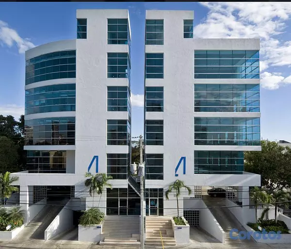 oficinas y locales comerciales - En Alquiler Local de Oficina en Piantini de 300m2 2