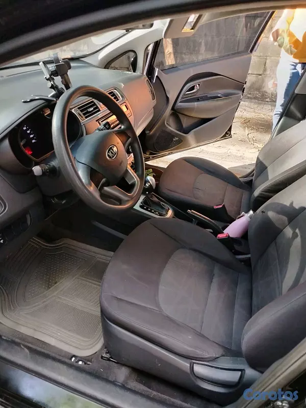 carros - Kia Río Negro 2017 LX 2