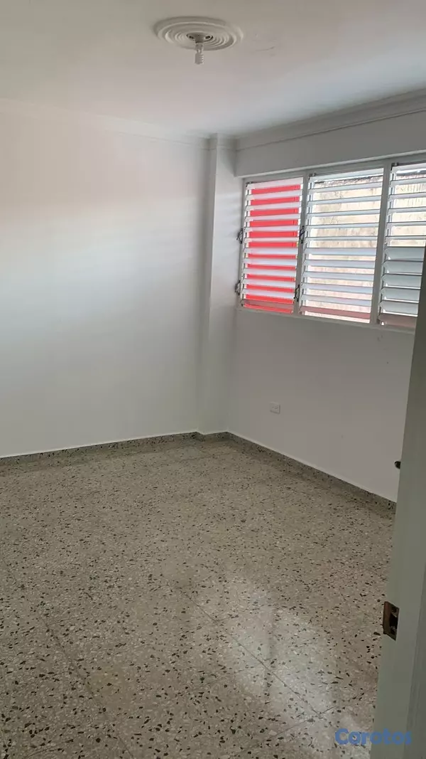 oficinas y locales comerciales - LOCAL COMERCIAL LOS PRADOS  2