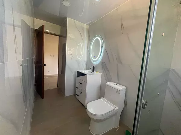 apartamentos - EVARISTO MORALES 
Se ALQUILA hermoso apartamento 

 3