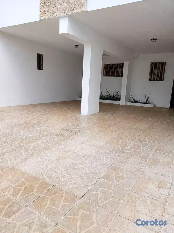 casas - Casa de 6 habitaciones 6 baños en alquiler en Urba 18