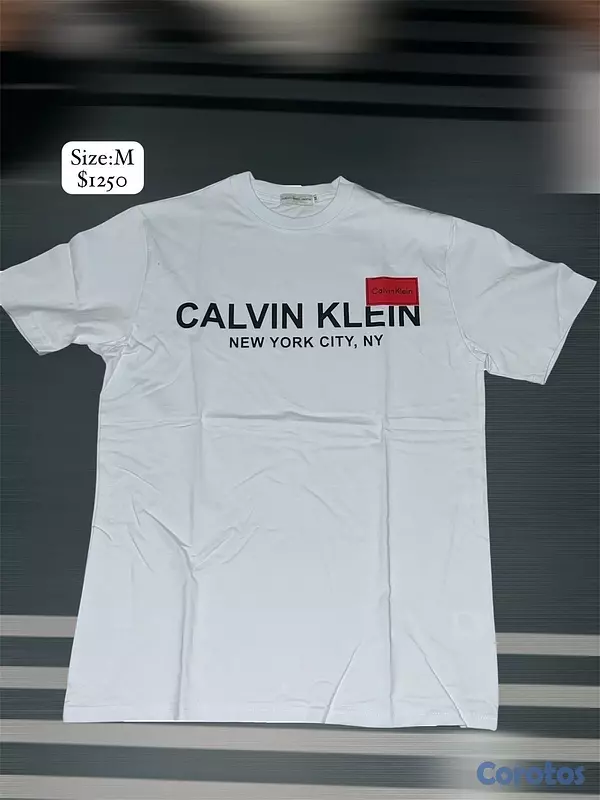 ropa para hombre - Colección de 8 camisetas de diseñador en excelente estado. 6