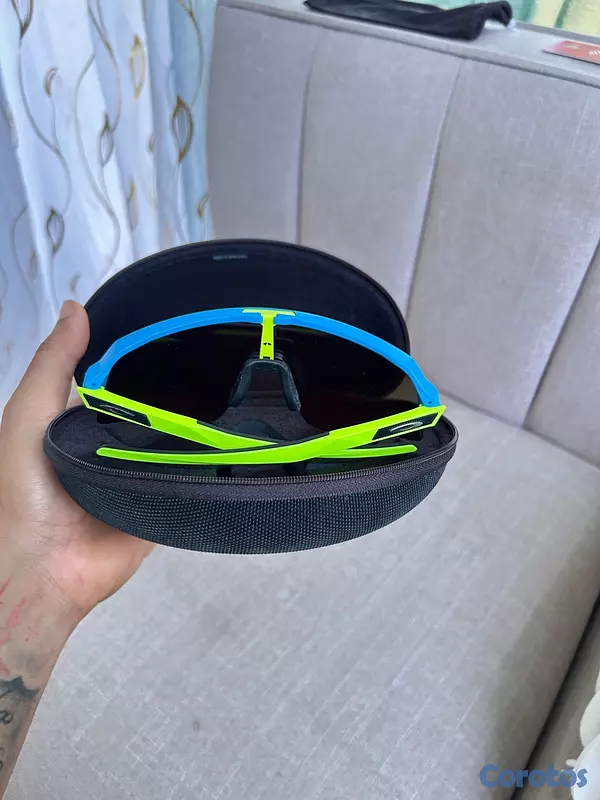 Artículos Deportivos - LENTES OAKLEY ZUTRO 2