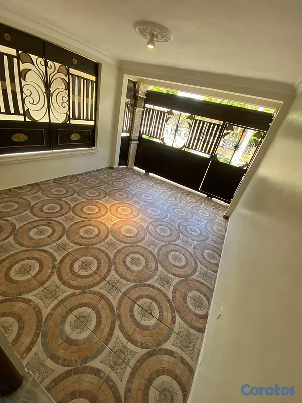 casas - CASA DE DOS NIVELES EN VENTA EN SANTIAGO DE LOS CABALLEROS  2