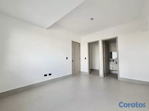 apartamentos - Se Alquila de oportunidad en Torre de lujo  3
