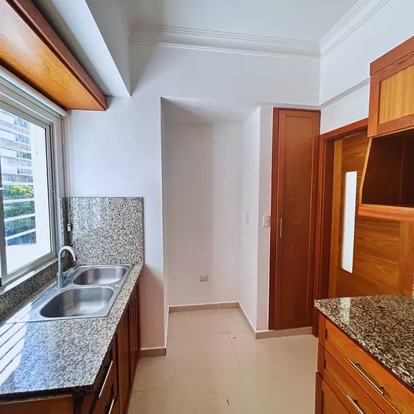 apartamentos - Apartamento en Alquiler en Evaristo Morales CON TERRAZA PRIVADA.
2 Hab 
US$1,300 2