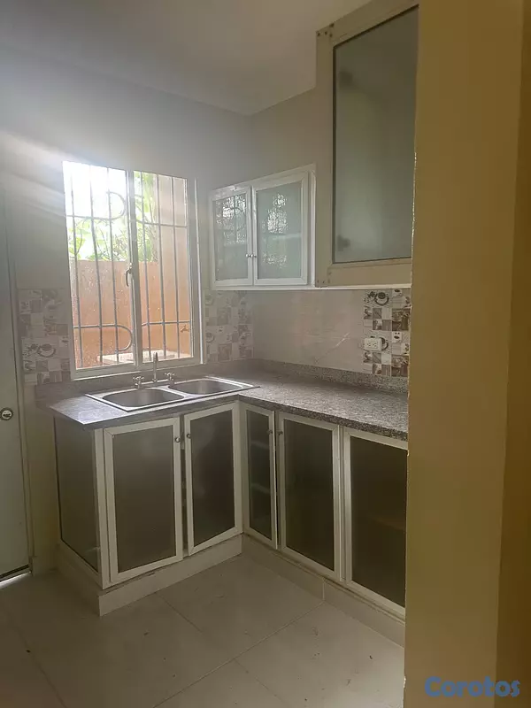 casas - Alquilo casa en la cienega el km 14 $23,000 un pri 6
