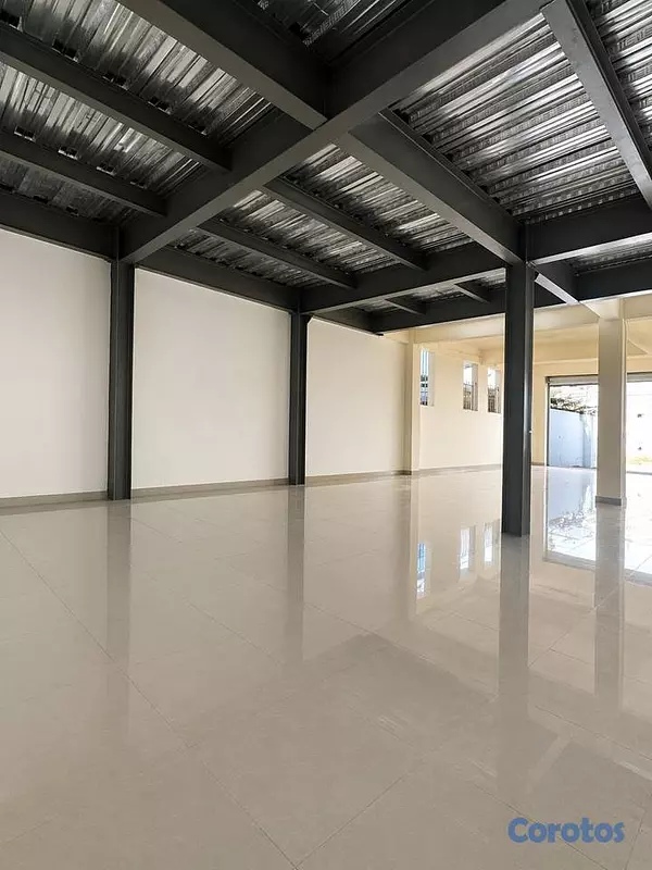 oficinas y locales comerciales - Local de 200mt2 en alquiler en Urbanización Fernan 2
