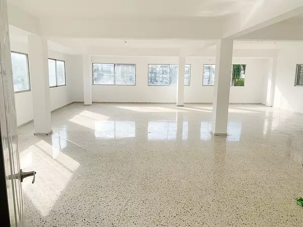 oficinas y locales comerciales - Local espacio amplio y abierto  4
